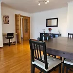 Modern 3 Bed Flat - Beaches, Expo & Fun - Your Gateway To Lisbon Lägenhet