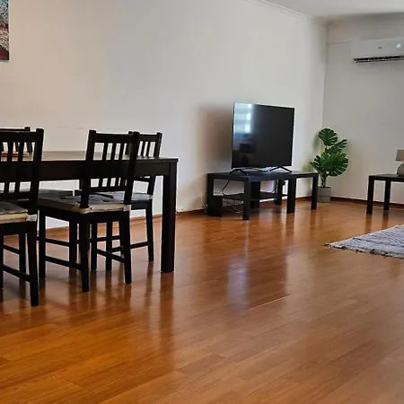 Modern 3 Bed Flat - Beaches, Expo & Fun - Your Gateway To Lisbon *