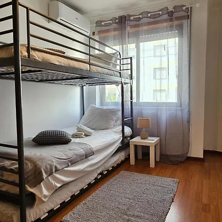 Apartment Modern 3 Bed Flat - Beaches, Expo & Fun - Your Gateway To Lisbon