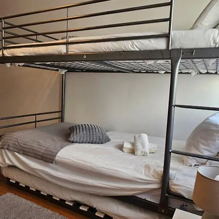 Modern 3 Bed Flat - Beaches, Expo & Fun - Your Gateway To Lisbon *