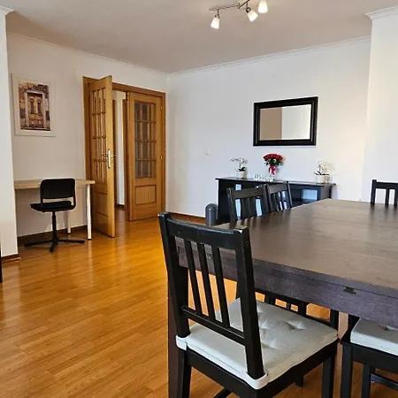 Modern 3 Bed Flat - Beaches, Expo & Fun - Your Gateway To Lisbon Apartamento