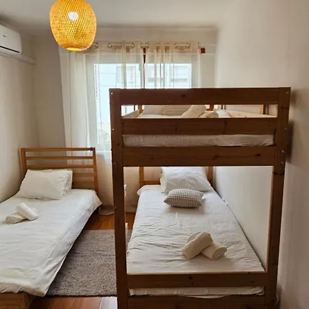 Modern 3 Bed Flat - Beaches, Expo & Fun - Your Gateway To Lisbon *