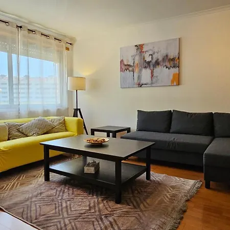 Modern 3 Bed Flat - Beaches, Expo & Fun - Your Gateway To Lisbon アパート *