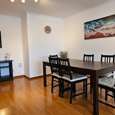 Modern 3 Bed Flat - Beaches, Expo & Fun - Your Gateway To Lisbon Apartment *