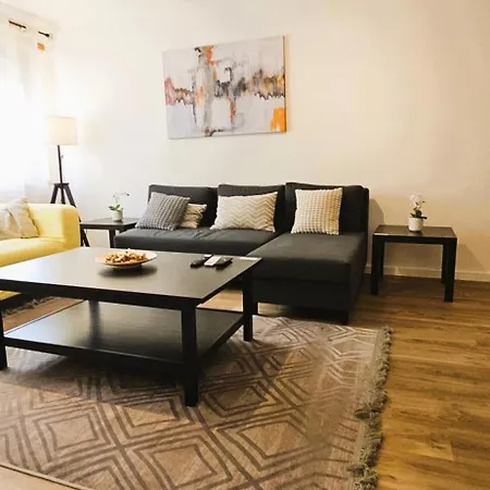 Modern 3 Bed Flat - Beaches, Expo & Fun - Your Gateway To Lisbon アパート モンチジョ