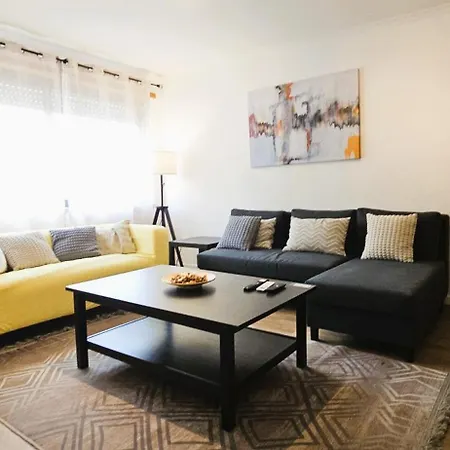 Modern 3 Bed Flat - Beaches, Expo & Fun - Your Gateway To Lisbon アパート *