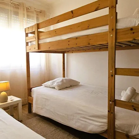 Modern 3 Bed Flat - Beaches, Expo & Fun - Your Gateway To Lisbon アパート モンチジョ