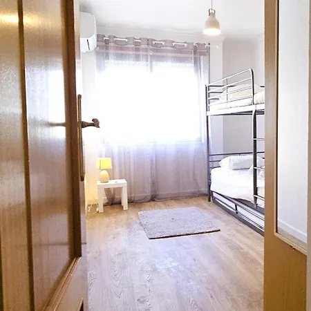 Modern 3 Bed Flat - Beaches, Expo & Fun - Your Gateway To Lisbon モンチジョ