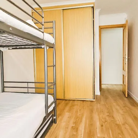 Modern 3 Bed Flat - Beaches, Expo & Fun - Your Gateway To Lisbon *