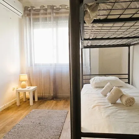 Modern 3 Bed Flat - Beaches, Expo & Fun - Your Gateway To Lisbon アパート モンチジョ