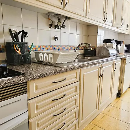 Modern 3 Bed Flat - Beaches, Expo & Fun - Your Gateway To Lisbon モンチジョ