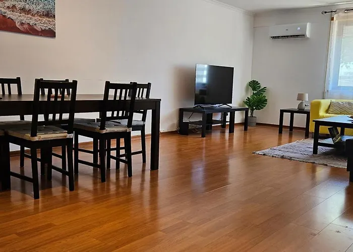 Modern 3 Bed Flat - Beaches, Expo & Fun - Your Gateway To Lisbon *