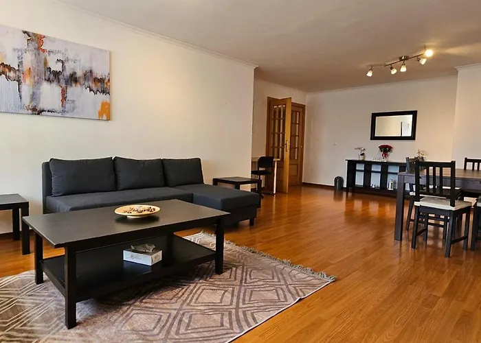 Modern 3 Bed Flat - Beaches, Expo & Fun - Your Gateway To Lisbon Апартаменты